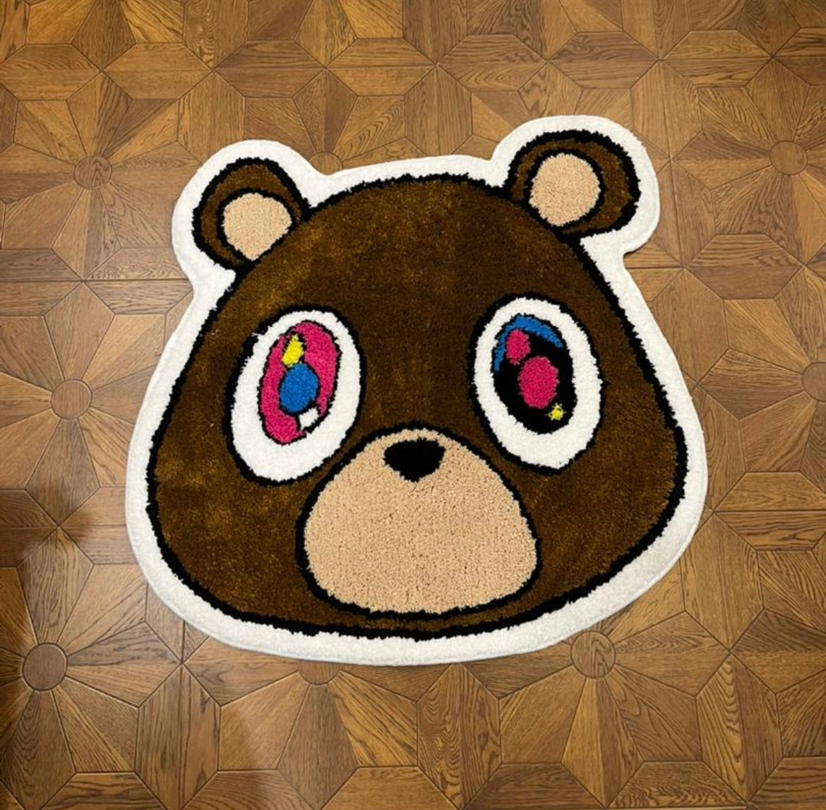 Kanye bear rug (100x100cm)